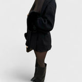 Roberta – Eleganter Mantel mit ökologischen Details aus Fell